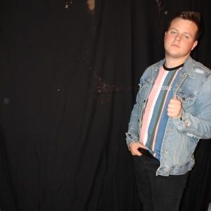 Meet your Posher, Johnny